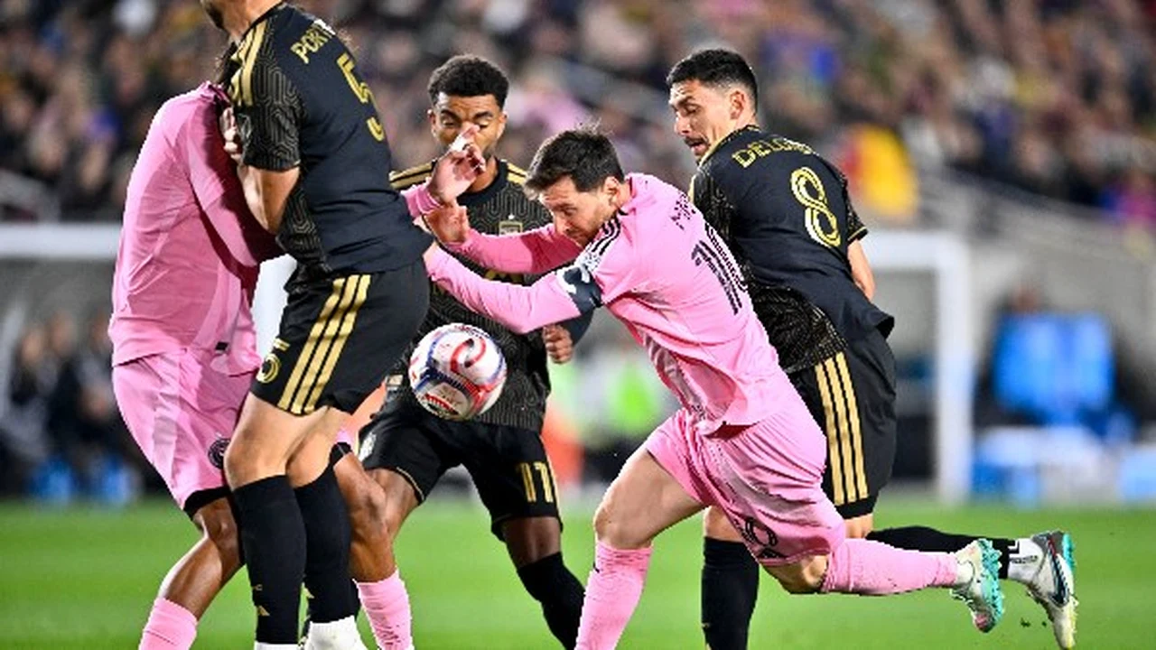 سقوط ميسي.. لوس أنجلوس يصعق إنتر ميامي بثلاثية في افتتاح الدوري الأمريكي